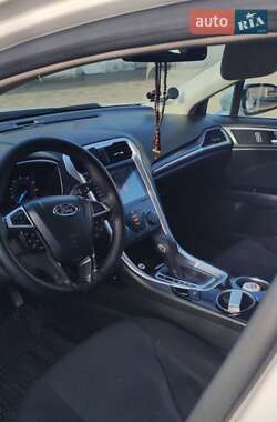 Седан Ford Fusion 2012 в 