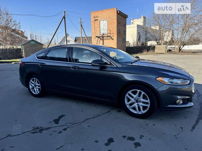 Седан Ford Fusion 2015 в 