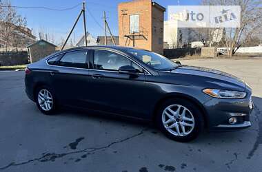 Седан Ford Fusion 2015 в 