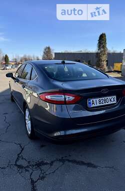 Седан Ford Fusion 2015 в 