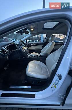 Седан Ford Fusion 2013 в 