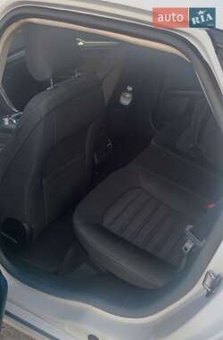 Седан Ford Fusion 2016 в 