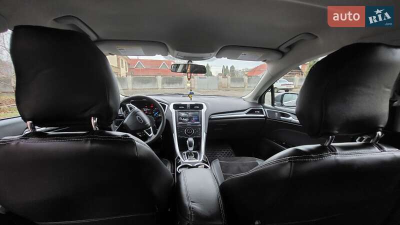 Седан Ford Fusion 2013 в Олександрії