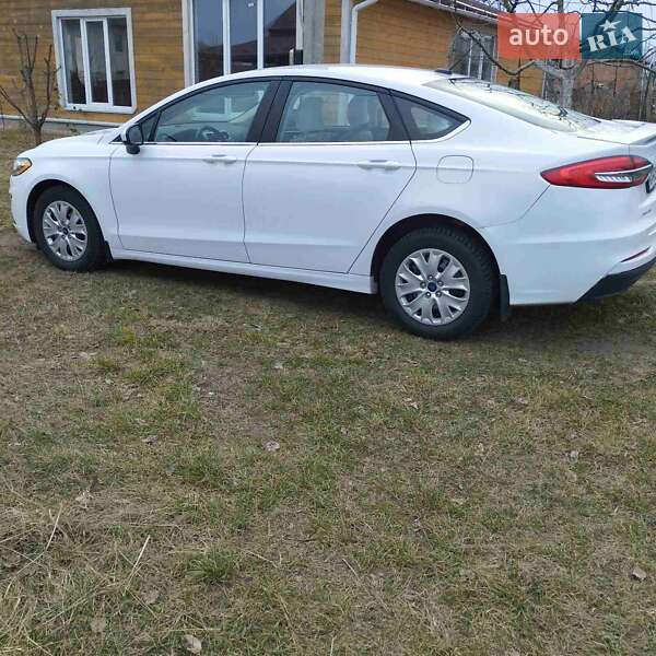 Седан Ford Fusion 2019 в Киеве фото 6 Седан Ford Fusion 2019 в Киеве