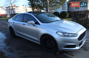 Седан Ford Fusion 2015 в 