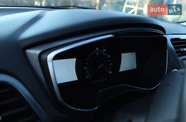 Седан Ford Fusion 2015 в 
