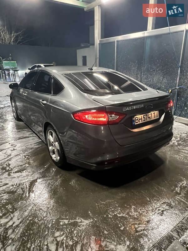 Седан Ford Fusion 2014 в Миколаєві