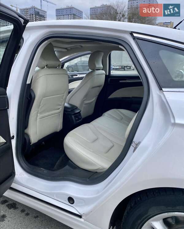 Седан Ford Fusion 2016 в Горишних Плавнях