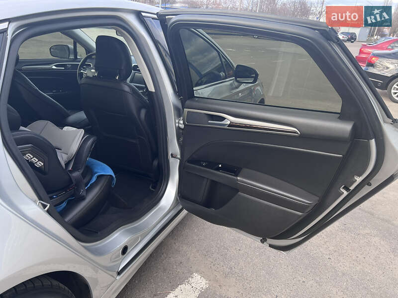 Седан Ford Fusion 2013 в Полтаві