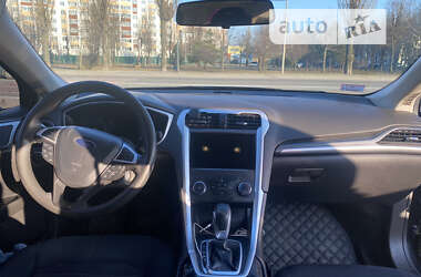 Седан Ford Fusion 2013 в Вишневом