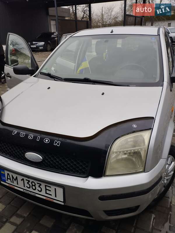 Хэтчбек Ford Fusion 2005 в Звягеле