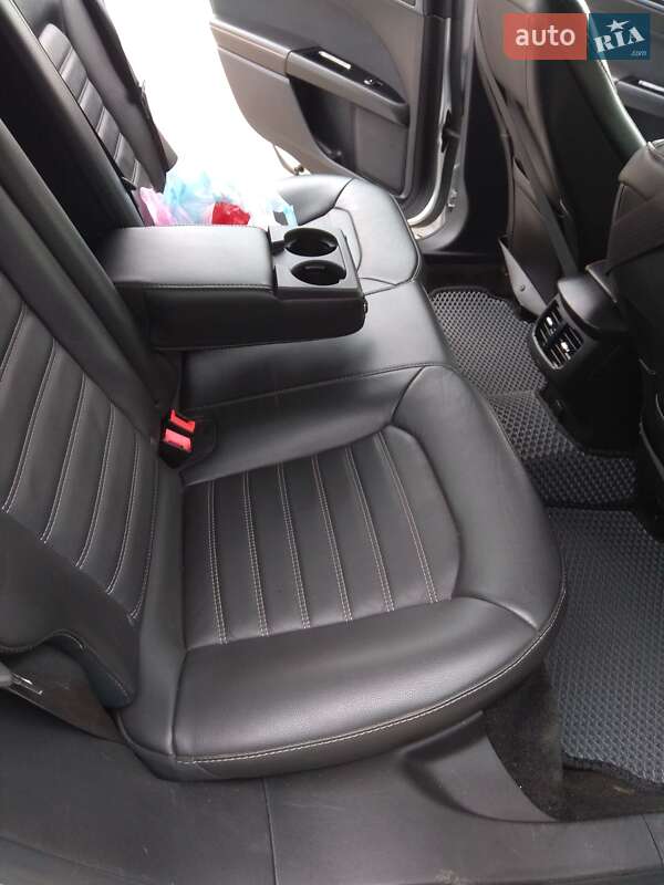 Седан Ford Fusion 2013 в Сваляве
