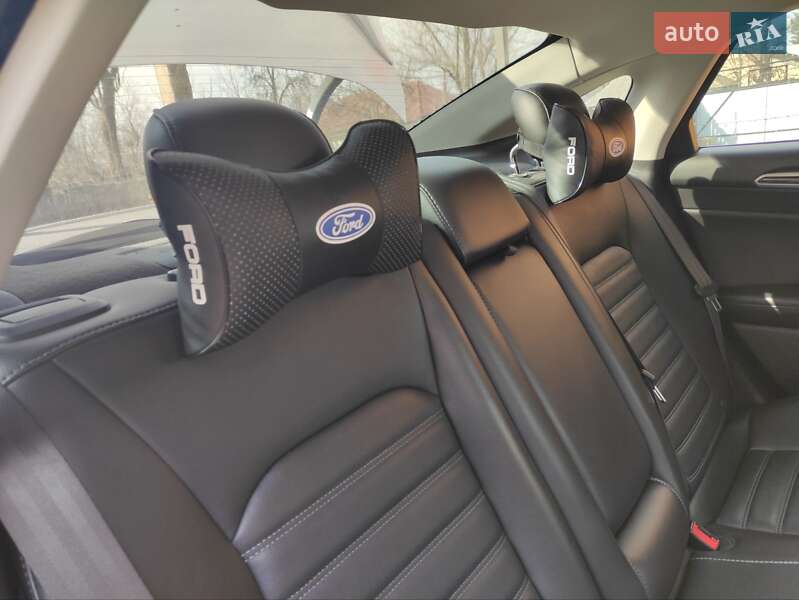 Седан Ford Fusion 2015 в Кропивницком