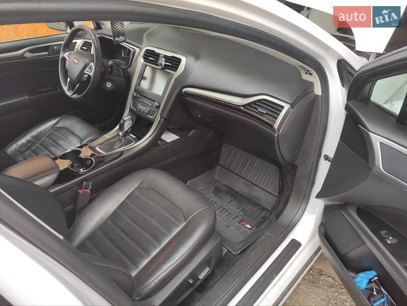 Седан Ford Fusion 2015 в Кропивницком
