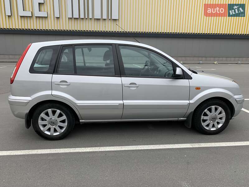 Хетчбек Ford Fusion 2011 в Києві