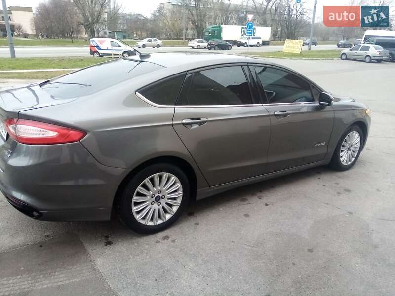 Седан Ford Fusion 2014 в Києві