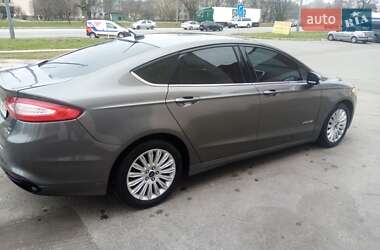 Седан Ford Fusion 2014 в 