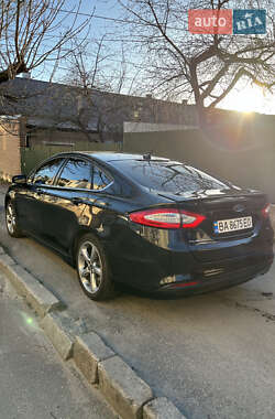 Седан Ford Fusion 2013 в 