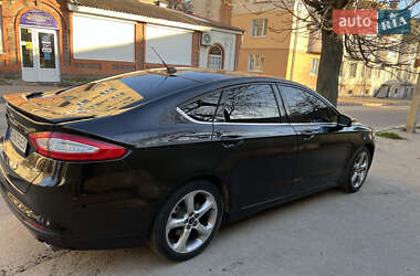 Седан Ford Fusion 2013 в 