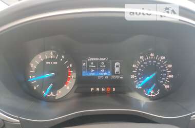 Седан Ford Fusion 2015 в 