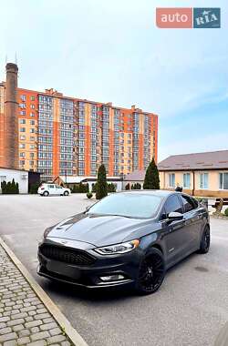 Седан Ford Fusion 2016 в 