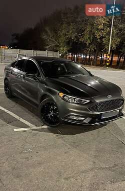Седан Ford Fusion 2016 в 