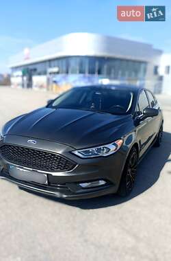 Седан Ford Fusion 2016 в 