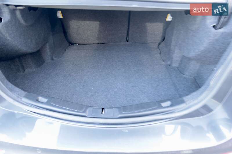 Седан Ford Fusion 2019 в Виннице