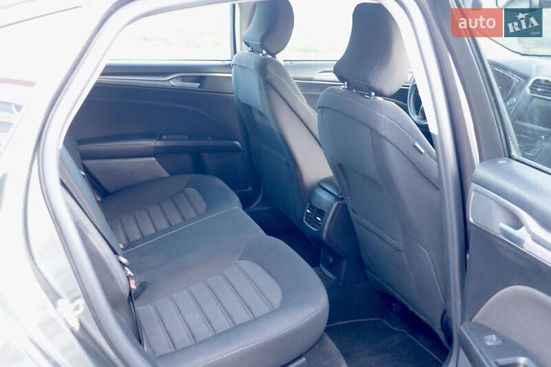 Седан Ford Fusion 2019 в Виннице