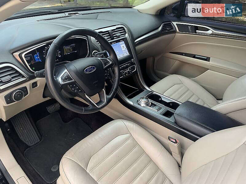Седан Ford Fusion 2016 в Бершади