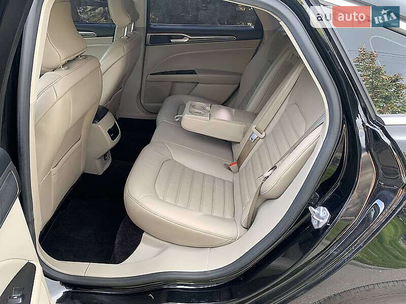 Седан Ford Fusion 2016 в Бершади