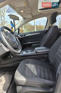Седан Ford Fusion 2016 в Ізяславі
