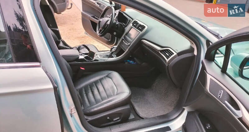 Седан Ford Fusion 2013 в Львове