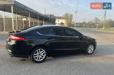 Седан Ford Fusion 2013 в 