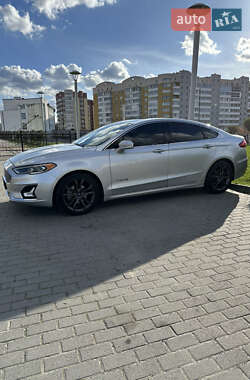 Седан Ford Fusion 2018 в Львове