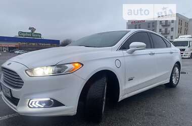 Седан Ford Fusion 2014 в Львові