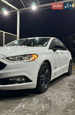 Седан Ford Fusion 2017 в 