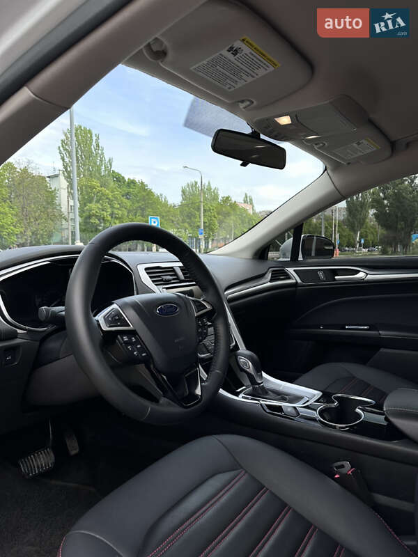 Седан Ford Fusion 2015 в Запоріжжі
