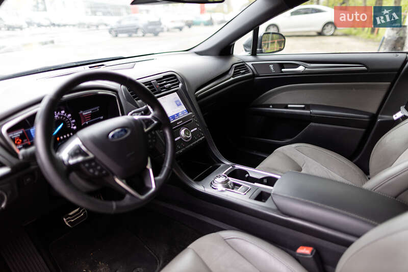 Седан Ford Fusion 2017 в Одесі