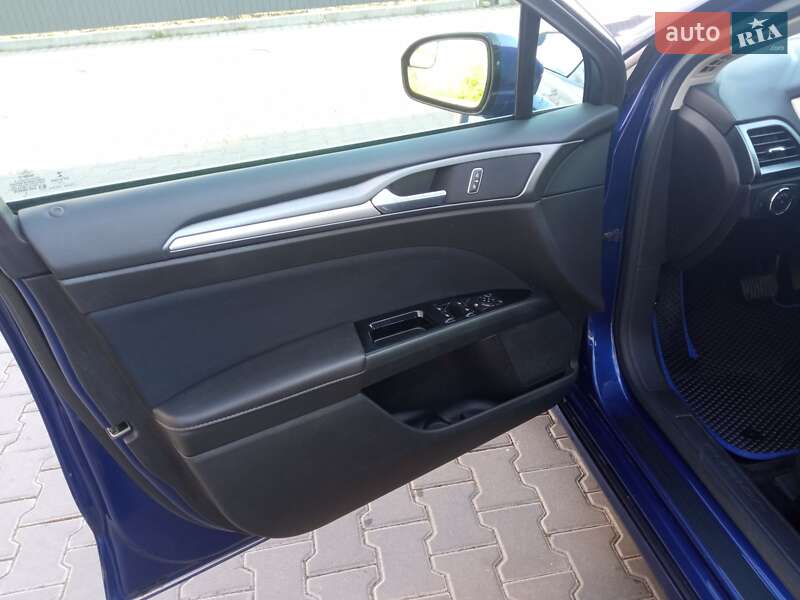 Седан Ford Fusion 2015 в Львове