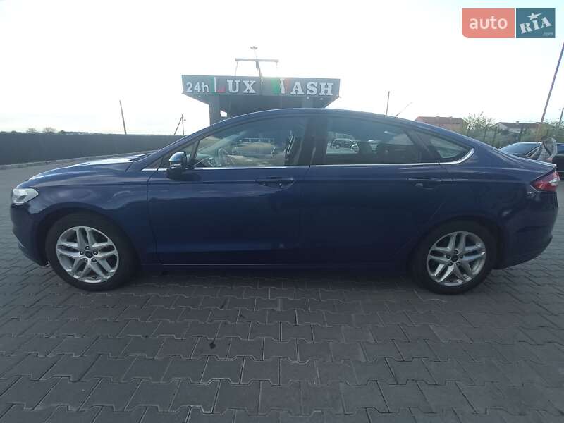 Седан Ford Fusion 2015 в Львове
