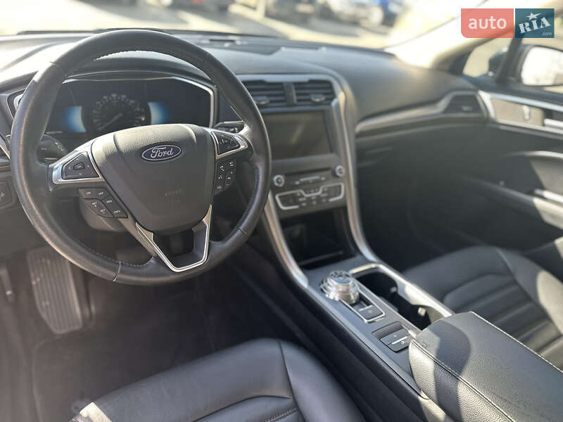 Седан Ford Fusion 2018 в Тернополе