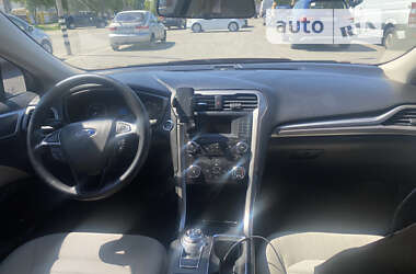 Седан Ford Fusion 2016 в 