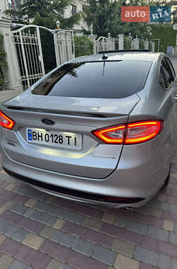 Седан Ford Fusion 2014 в 