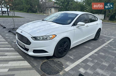 Седан Ford Fusion 2016 в 