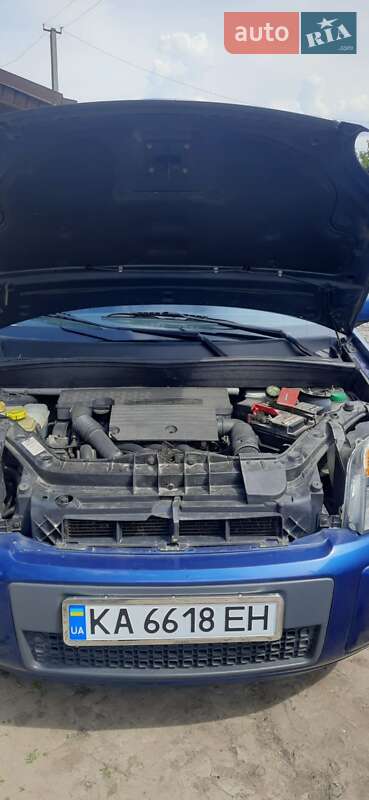 Хэтчбек Ford Fusion 2009 в Чуднове