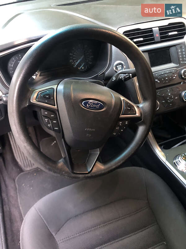 Седан Ford Fusion 2016 в Львове