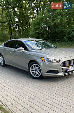 Седан Ford Fusion 2015 в 