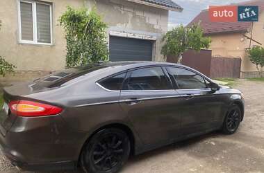 Седан Ford Fusion 2016 в 