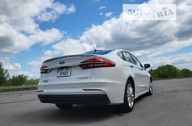 Седан Ford Fusion 2019 в Чорткові